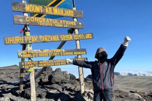 Sofie Amalie Skovsager fra Skanderborg nåede i sidste uge toppen af Afrikas højeste bjerg, det 5.895 meter høje Kilimanjaro.  