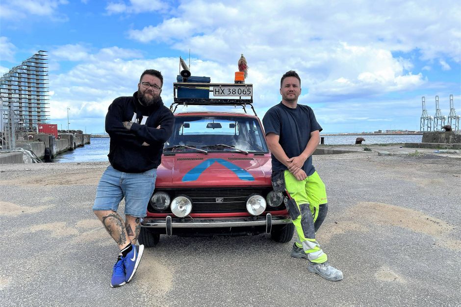 Michael Vejlstrup fra Djursland har købt en serbiskbygget Zastava fra 1979 og deltager sammen med sin bror i det noget specielle Garbage Run Scandinavia over 5.000 km gennem fem lande.