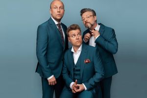 Når ’Specialklassen’ rejser Danmark rundt med deres helt nye show "Intet Aftalt", er mantraet, at der ikke findes to shows, der er ens.