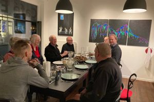Med en donation fra Salling Fondene kan Café Exit lave madklub for sine brugere frem til udgangen af 2023.