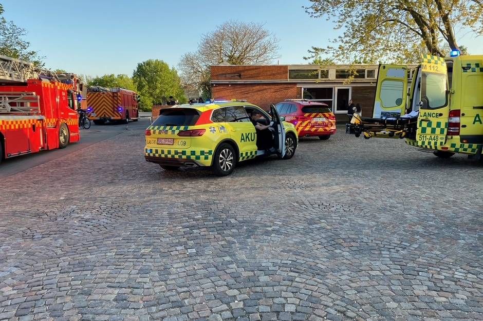22-årig kvinde mistede søndag aften livet af de skader, som hun ifølge politiet pådrog sig ved en arbejdsulykke ved en skole i Ballerup.