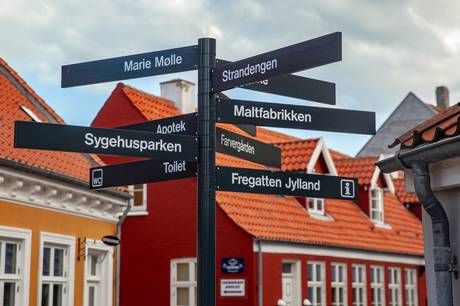 Det er Vejdirektoratet alene, der beslutter tidspunktet for den kommende asfaltering af Strandvejen, og Syddjurs Kommune fik først besked i sidste uge. 