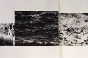 "Storm og Stilhed – noter fra vest" er titlen på den nyeste udstilling i Galleri Lene Bilgrav.