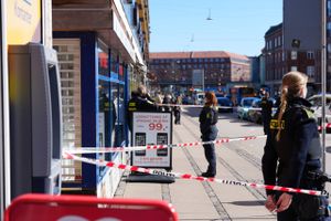 En 26-årig mand er blevet stukket med kniv og sendt på hospital.