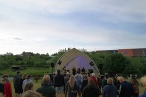 Hjortshøj Festival ved Aarhus har startet en indsamling som følge af et skuffende besøgstal, som har givet den lille festival et underskud på 100.000 kroner.