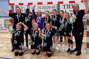 Den 22. til 24 . april var der uofficielt danmarksmesterskab i håndbold for U11-hold, og det blev en spændende weekend for Skanderborg Håndbolds U11-piger.