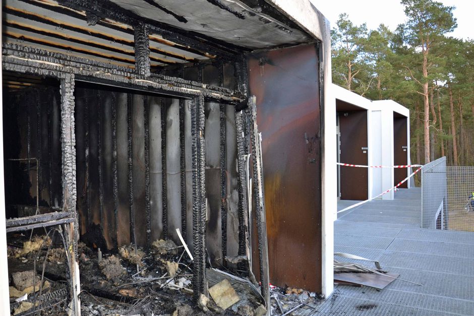 Fire personer er anholdt i sagen. 