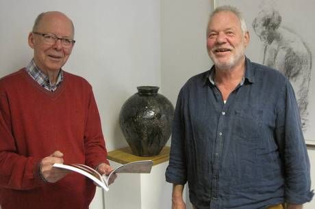 Boggalleriet i Rønde har udgivet en bog om keramikeren Hans Vangsø fra Torup.