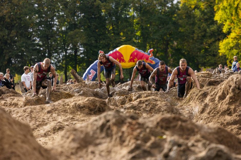 I weekenden dannede Rosenholm Slot i Hornslet igen rammen for Danmarks nok vildeste OCR-løb: Red Bull Conquer the Castle.