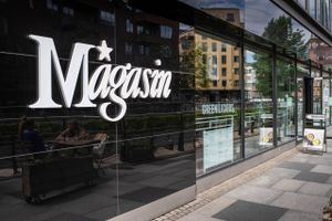 Butiksvagter fik tirsdag eftermiddag fat i to udenlandske tyve i Magasin.