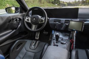 BMW frigiver de første oplysninger om den næste generation af den baghjulstrukne M2, som vokser og får mere motorkraft. Det bliver sidste M-model uden hjælp af en elmotor.