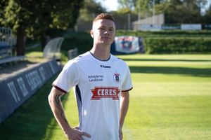 Sebastian Grønning er ny mand i hvidt. Han kommer til Aarhus på en fri transfer efter eventyr i Asien. 