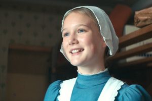 Karla Larsen Moltsen spiller hovedrollen som Karen Høst i DR's nye julekalender. Men den 14-årige stjerne troede ikke på, at hun havde fået rollen.