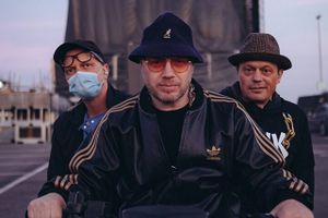 Malk de Kojn har været en del af den danske rap-scene i næsten 30 år, og de leverer stadigvæk. I november er det på Voxhall.