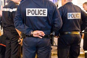 En 30-årig dansk kvinde er fundet dræbt i et køleskab i Frankrig. Hendes kæreste er anholdt. 