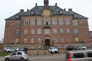 En 30-årig mand fra Silkeborg er ved Retten i Aarhus idømt 12 års fængsel for at have handlet med narko og været i besiddelse af store mængder.