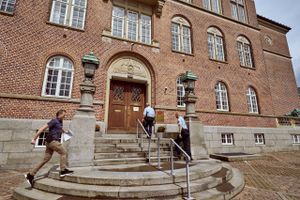 En 30-årig mand er ved retten i Aarhus blevet idømt fem års fængsel for at have udført terrorfremmende virksomhed og have udøvet terrorfinansiering, oplyser Østjyllands Politi.