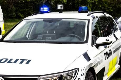 Efter lidt tid erkendte 27-årig mand, at han havde stjålet en trailer og viste patruljen en container i Aarhus, hvor han havde gemt stjålet værktøj fra byggeplads.
