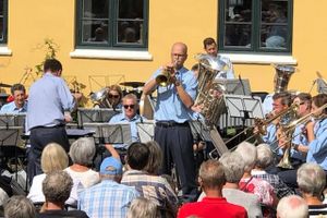 Det er en mangeårig tradition, at militærorkestret kommer til byen i august måned.