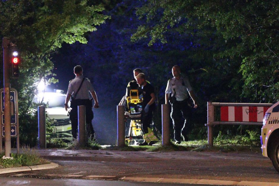 Mandag aften kørte en 14-årig dreng ind i et hegn på en stjålet motorcykel.