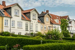 Stigende renter og høj inflation vil betyde markante dyk i de danske boligpriser inden 2024, lyder det i ny prognose for dansk økonomi.