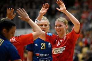 Det danske kvindelandshold i håndbold skal i september spille en enkelt kamp i Ceres Arena i Aarhus. Det sker i forbindelse med Golden League, når Holland er modstanderen.