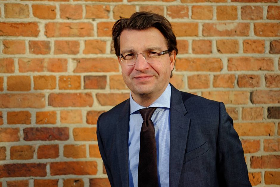 Avisen erfarer, at et enigt økonomiudvalg i Norddjurs indstiller den hjemsendte kommunaldirektør Christian Bertelsen til afskedigelse.