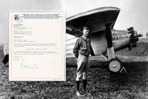 Charles Lindbergh fløj som den første turen alene over Atlanterhavet i 1927.