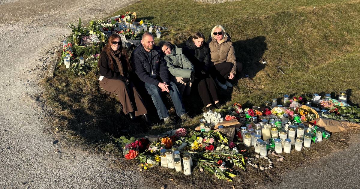 Dræbt i trafikulykke: Venner og familie mindes 22-årige Simon, der var ...
