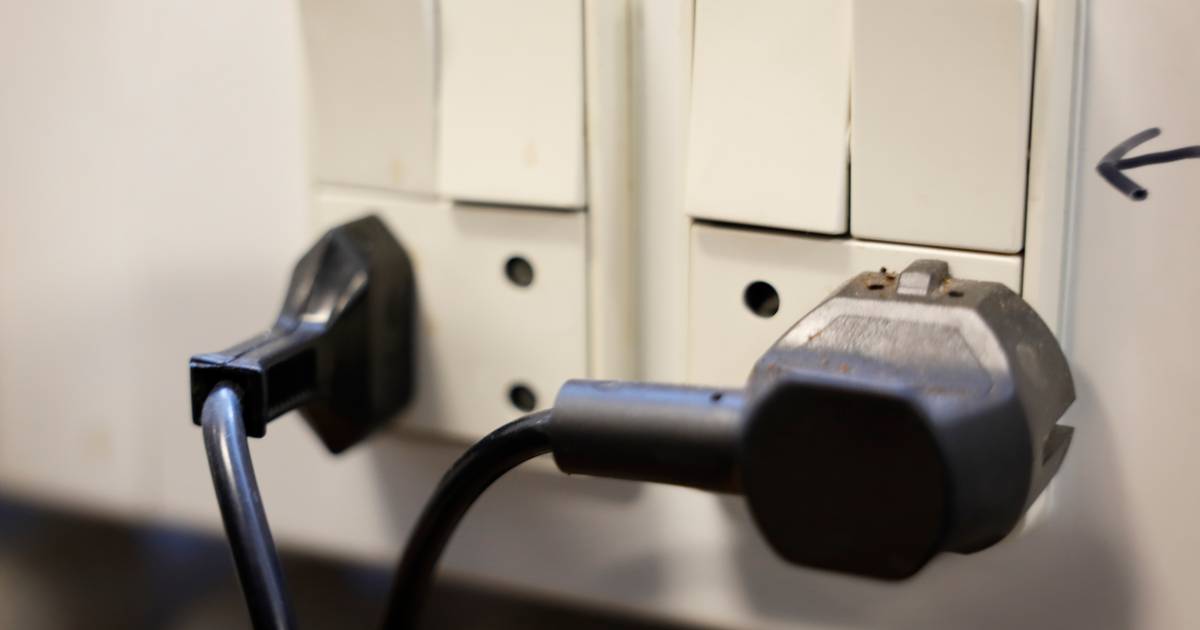 Solskin og vind sender prisen i bund: Forventer gratis strøm i pinsen ...