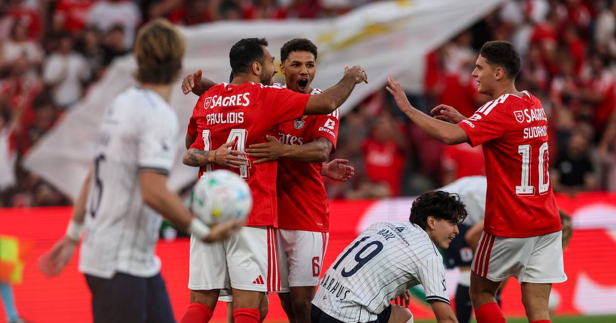 Målmand redder AGF fra fiasko mod Benfica - Din Avis