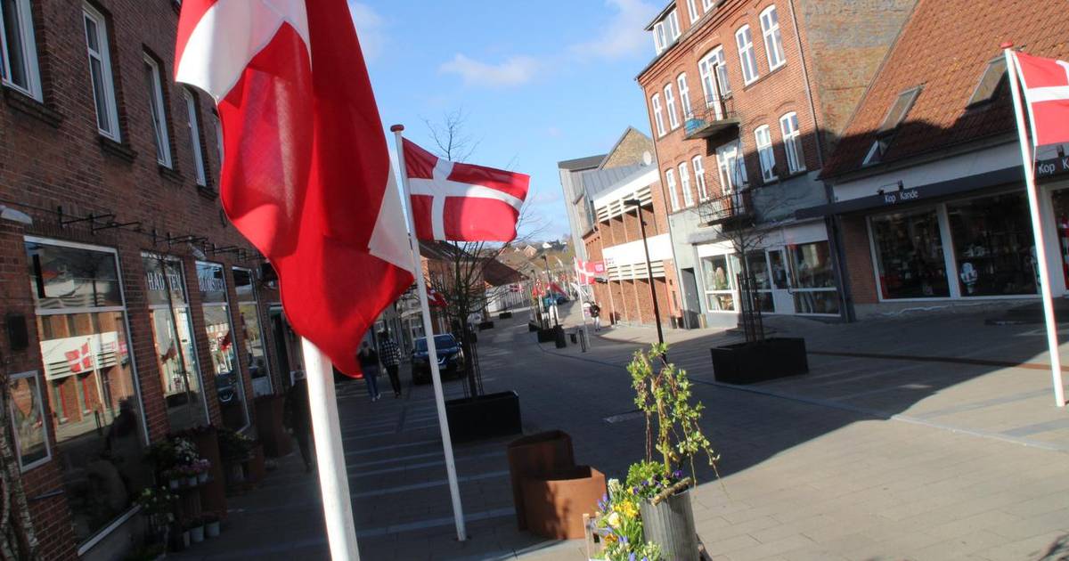 Flagene fyldte i Hadsten - Din Avis