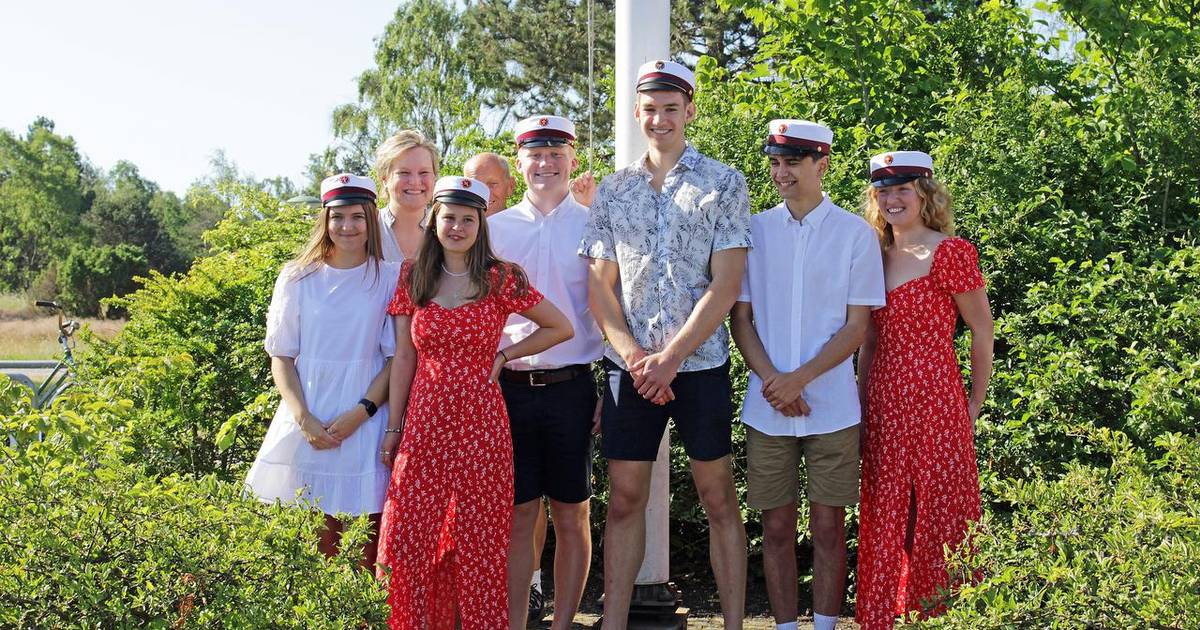 Nu er de røde huer også på vej ud i sommeren - Din Avis