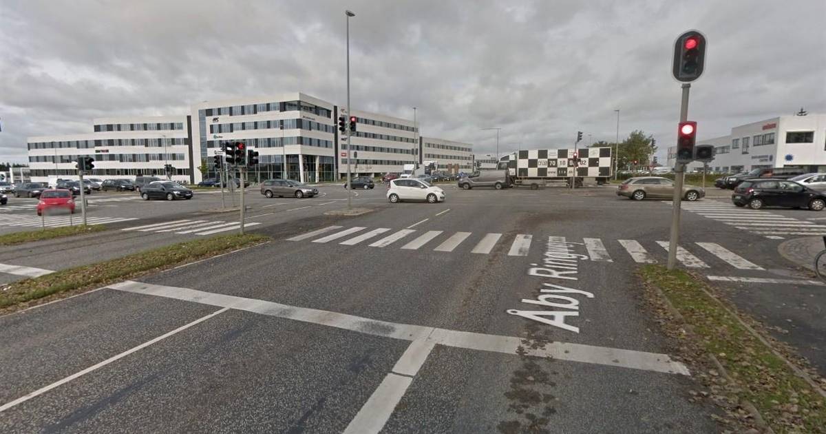 Politirapporten Bilist væltede lyssignal på Ringvejen i Aarhus