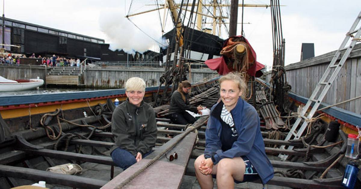Havhingsten til kaj i Ebeltoft - Din Avis