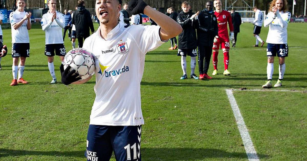 Svensker Hattrick Vender Truende Agf Nederlag Til Sejr 