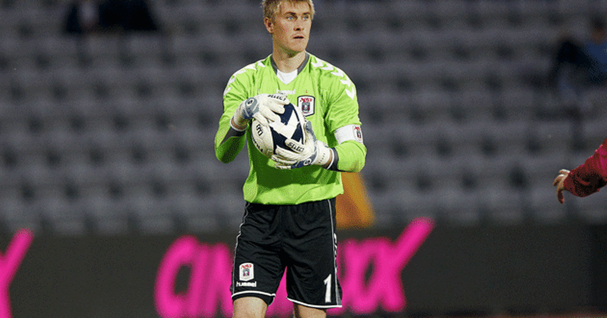 AGF keeper tager tilbage til barndommens land - Din Avis