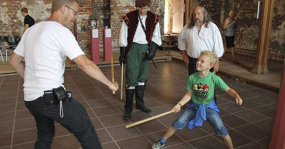 “Farlig” ferie-fægtning på Slottet - Din Avis