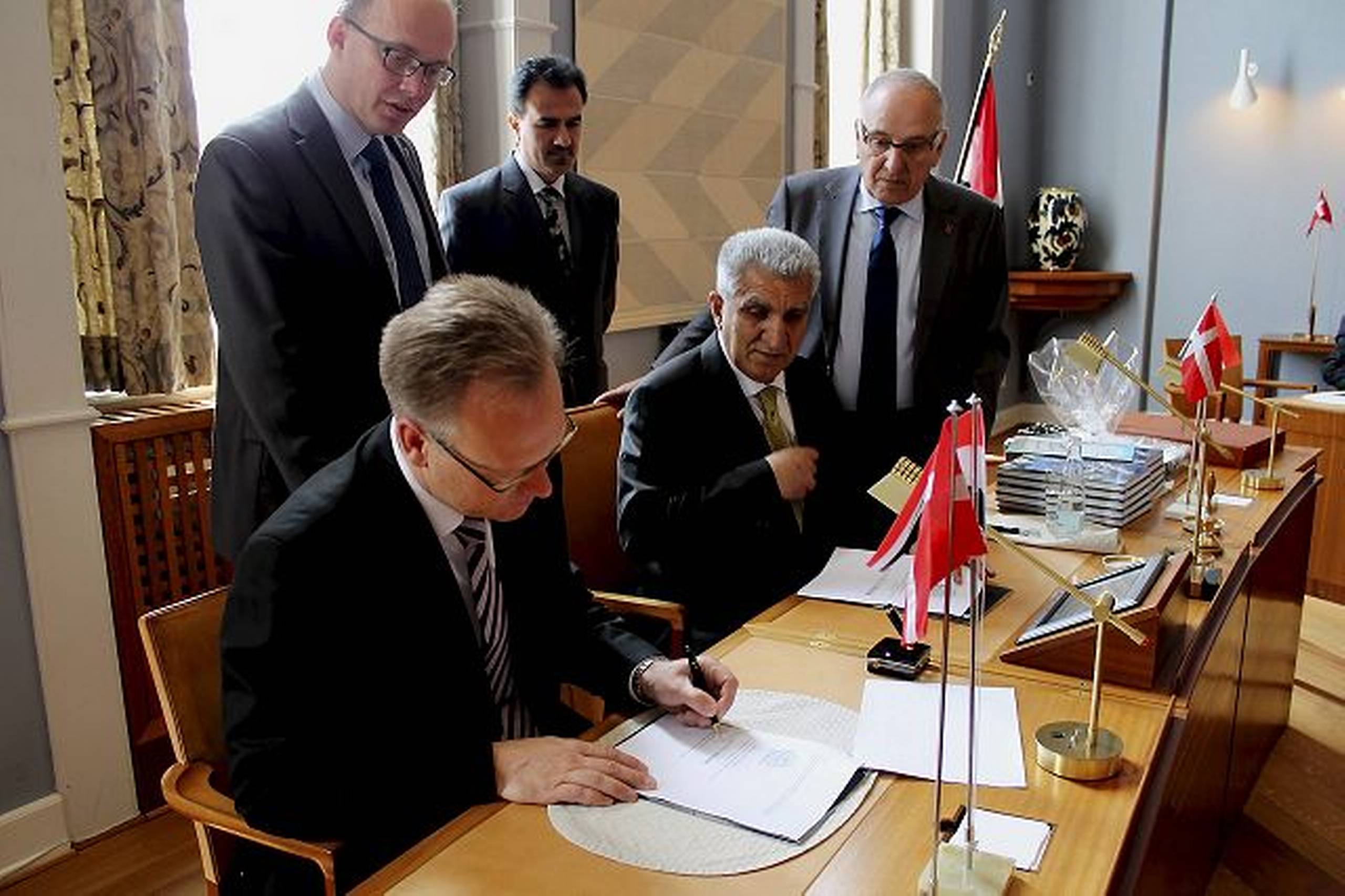 Imponeret over det danske demokrati - Din Avis