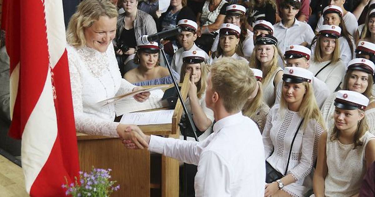 Rektor på Grenaa Gymnasium holdt tale om åndsfrihed, ligeværd og ...
