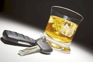 En 38-årig mand fra Rumænien havde drukket alt for meget til at kunne køre bil på lovlig vis, da han søndag aften blev stoppet af politiet i Skanderborg.