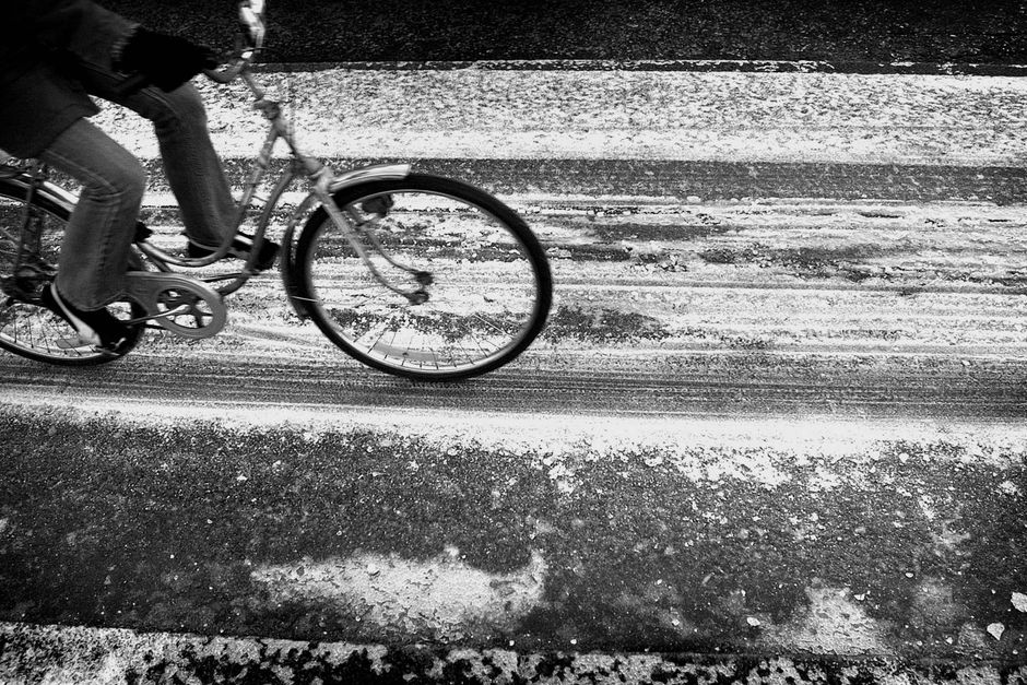 Aarhus Kommune har brugt 138.784,75 kroner på at lægge sensorer i cykelstier. Sensorerne kan fortælle cyklister, hvad temperaturen er.